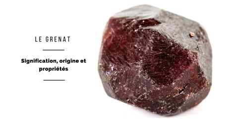 Représentation stylisée d'un grenat rouge profond, mettant en évidence sa couleur caractéristique et sa forme cristalline.