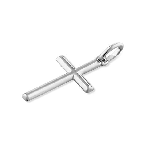 Image d'un bracelet avec un pendentif en forme de croix, mettant en valeur la finition argentée