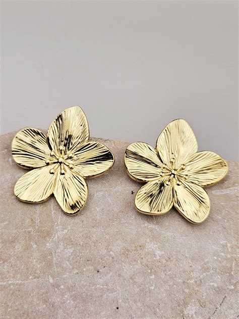 Boucles d'oreilles clips forme boule dorées à l'or fin 24K