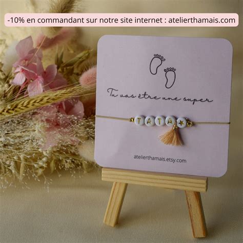 Un bracelet annonce grossesse en silicone coloré