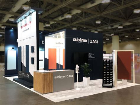 Stand d'exposition moderne et élégant pour une marque de joaillerie