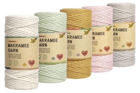 Comparaison visuelle de fils de coton mouliné et de fil macramé.