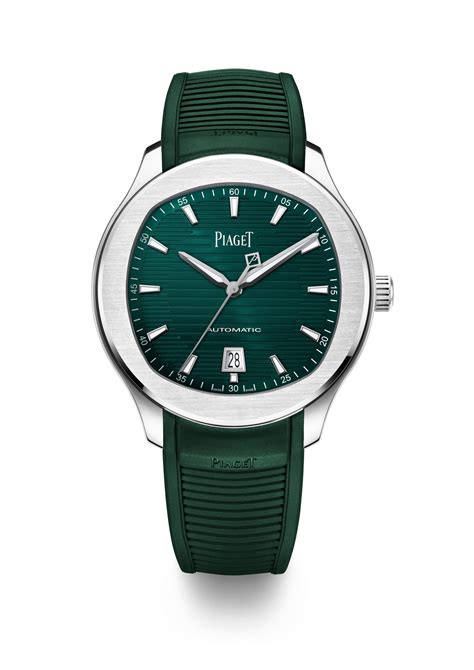 Une vue rapprochée du cadran vert de la Piaget Polo, mettant en évidence les aiguilles et index.
