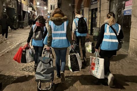 Illustrations des maraudes d'une association d'aide aux sans-abri à Paris