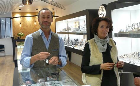 Intérieur de la bijouterie Hinano avec une décoration alliant modernité et style vintage