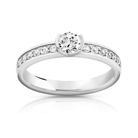 Bague solitaire en or blanc avec un diamant de 1 carat