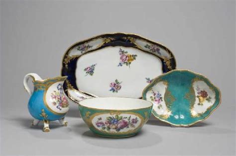 Porcelaines de Sèvres du 3e quart du XVIIIe siècle.