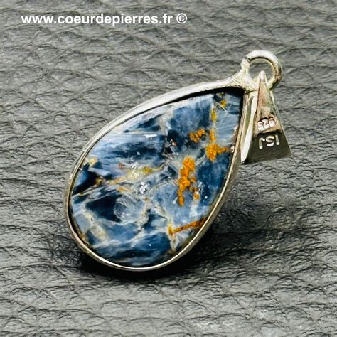 Exemples de bijoux en Pietersite : bague, pendentif, bracelet et boucles d'oreilles, montrant la beauté des reflets de la pierre.