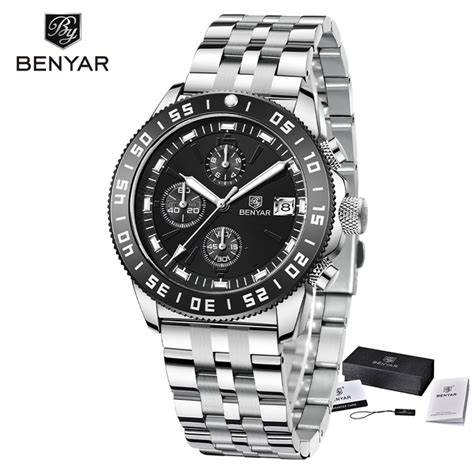 Schéma technique d'une montre Benyar mettant en évidence le boîtier en acier inoxydable, le mouvement quartz et le verre minéral.