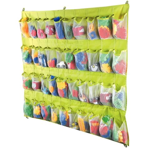 Illustration montrant différentes méthodes de rangement de colliers : pochettes individuelles, support mural, boîte à bijoux compartimentée.