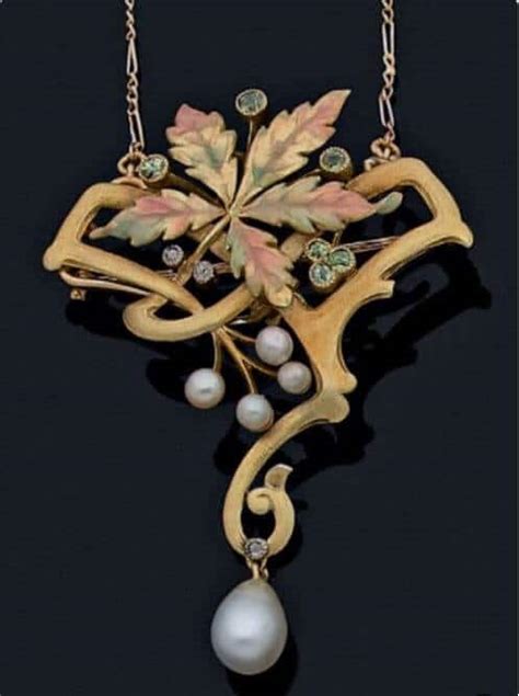 Exemple de bijou Art Nouveau ou d'orfèvrerie du XIXe siècle