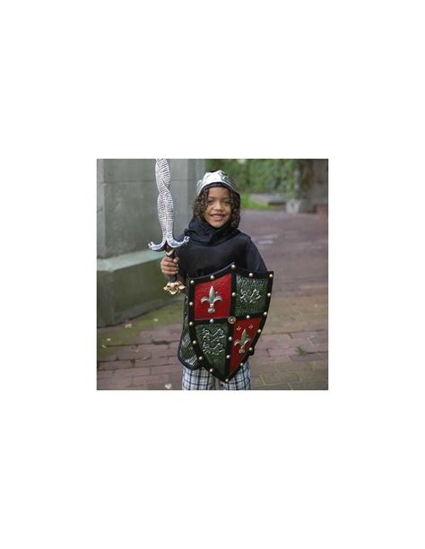 Image du bouclier de chevalier Honour de Great Pretenders, montrant sa légèreté et ses lanières.