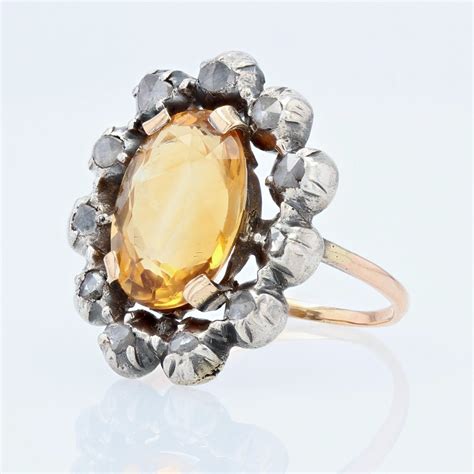 Illustrations de bijoux anciens en citrine, montrant son utilisation à travers différentes époques.