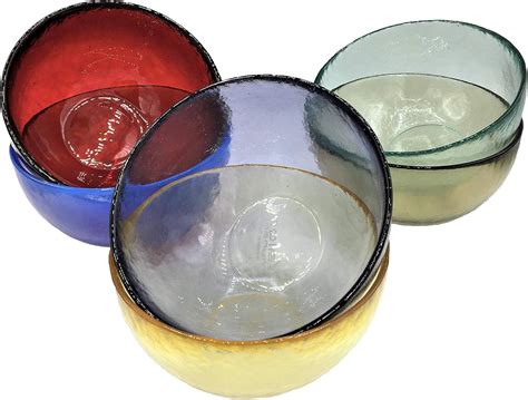 Composition de plusieurs vases et coupelles en verre de Murano aux couleurs vives