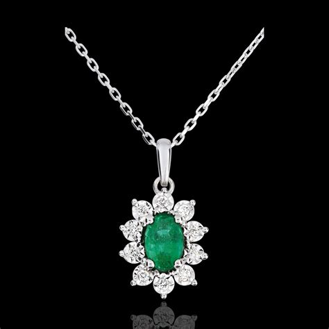 Schéma détaillé du collier ETERNEL EDELWEISS Nº 2, montrant la disposition de l'émeraude centrale et des diamants pavés sur le cercle.