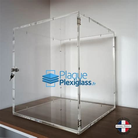 Meuble commode en plexiglas transparent avec 4 tiroirs pour bijouterie, boutons allongés en méthacrylate.