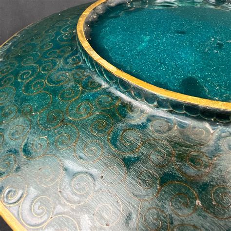 Exemple de bijou en émaux cloisonnés inspiré du style japonais