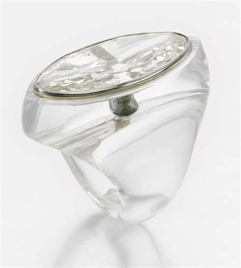 Bague en cristal de roche et diamant par Suzanne Belperron