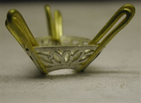 Griffes et sertissure soudées au corps de bague