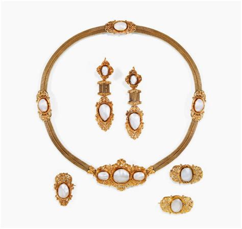 Exemple de parure de perles blister naturelles des années 1820-1825.