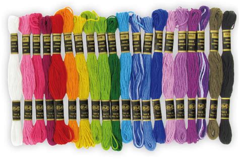 Une sélection de fils colorés pour bracelets brésiliens