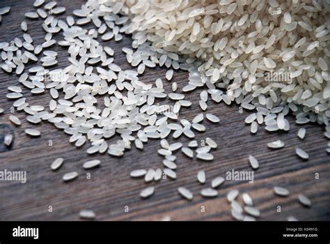 Gros plan sur des grains de riz Arborio