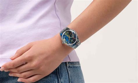 Montre Swatch avec une reproduction d'une œuvre de Jackson Pollock