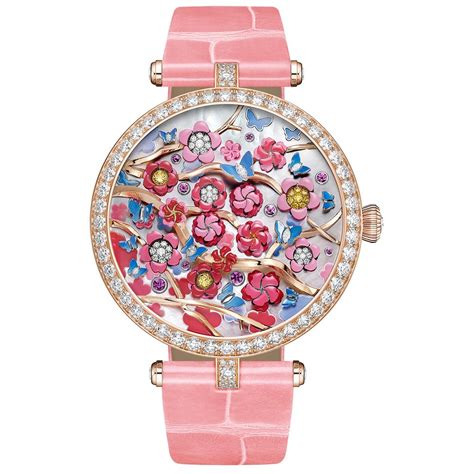 La montre Lady Arpels Heures Florales Cerisier, avec des corolles s'ouvrant pour indiquer l'heure.