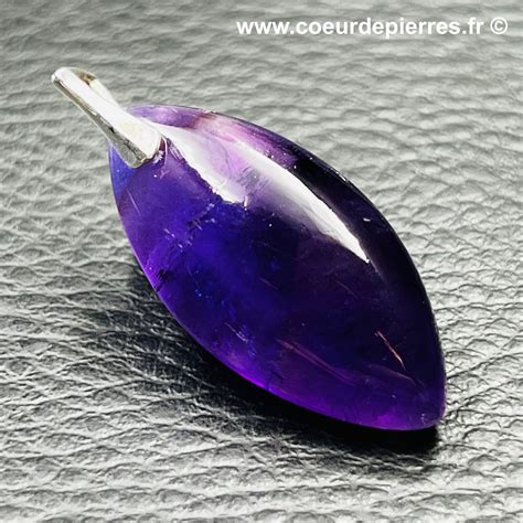 Pendentif galet plat en améthyste d'Auvergne avec bélière en acier inoxydable