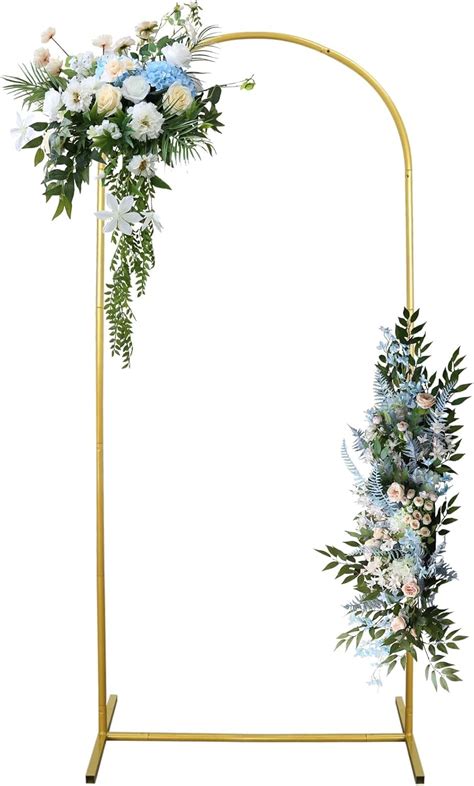 Collage de photos illustrant divers événements de la vie : anniversaire, naissance, mariage, remise de diplôme, avec des personnes portant des bijoux EFYTAL.