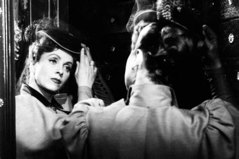 Photographie de Danielle Darrieux dans le film 