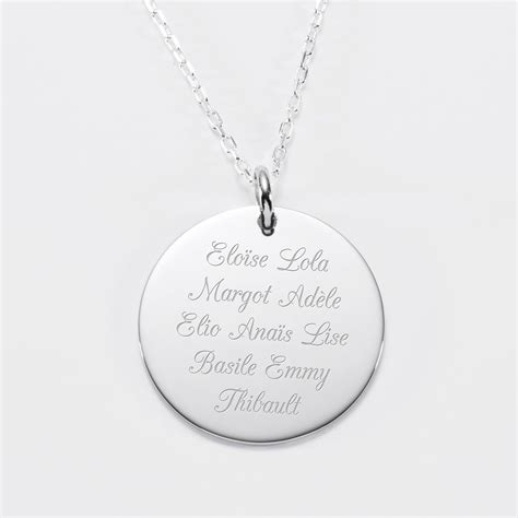 Pendentif gravé avec le mot 