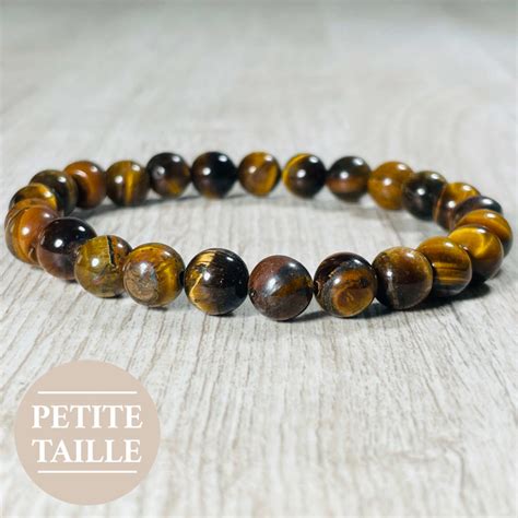 Photo d'un bracelet en Œil de Tigre avec ses reflets caractéristiques.