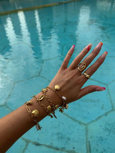 Collection de bagues et bracelets Diva Gioielli aux designs minimalistes