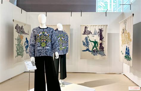 Collier Diorama & Diorigami avec des motifs inspirés de la Toile de Jouy et de la nature