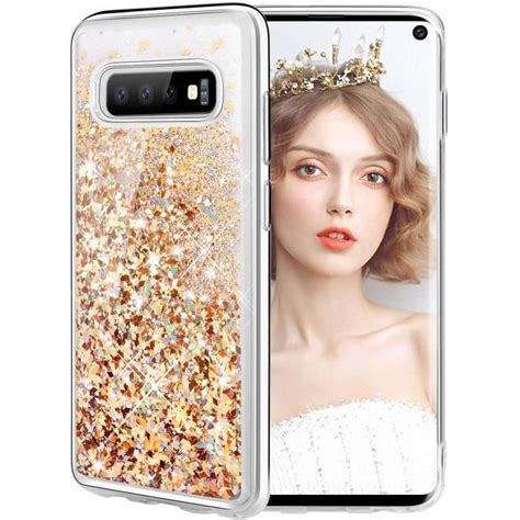 Photo d'un client heureux déballant sa nouvelle coque Samsung S10 Plus Swarovski
