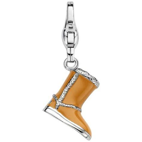Détail d'un charm bottes de country Pandora montrant sa finesse.