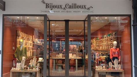 Photo de la façade de la boutique Hiboux Bijoux Cailloux à Orbec
