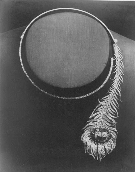 Illustration du collier Point d'Interrogation Plume de Paon, 1883.