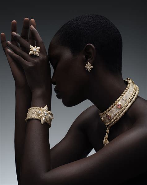 Image représentant une pièce de haute joaillerie unique, mettant en valeur le savoir-faire artisanal et l'émotion.