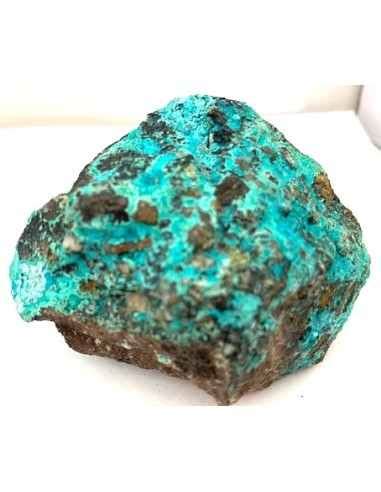 Photographie macro d'une turquoise brute montrant ses veines caractéristiques