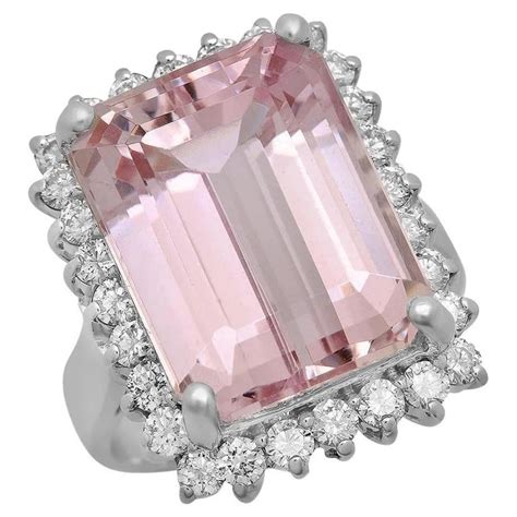 Bague en kunzite rose avec diamants