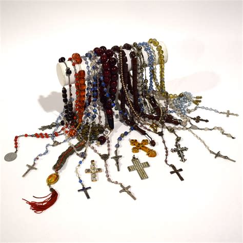 Collection variée de pendentifs Swarovski aux formes et couleurs diverses