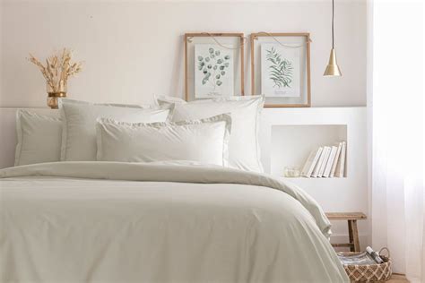 Exemples de différentes matières de linge de lit : coton, percale, satin.