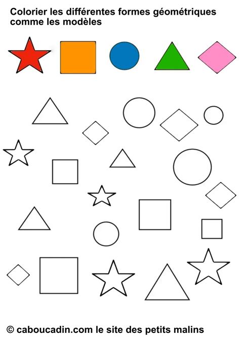 Collection de médailles pour bracelets enfants : cœurs, étoiles, animaux, formes géométriques.