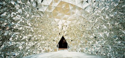 Vue d'une des salles d'exposition du Monde du Cristal de Swarovski