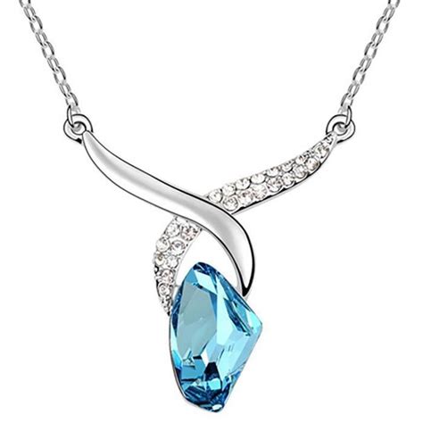 Diversité des pendentifs Swarovski pour hommes et femmes