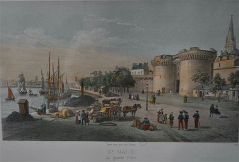 Image d'une tenue contemporaine rehaussée par le port d'une broche ancienne