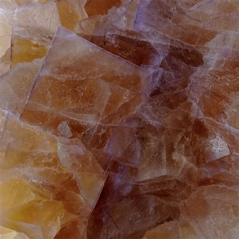 Exemple de cristaux de fluorine multicolores de Sainte-Marie-aux-Mines