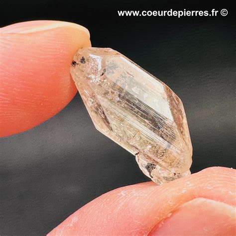 Cristaux de topaze aux formes prismatiques bien définies